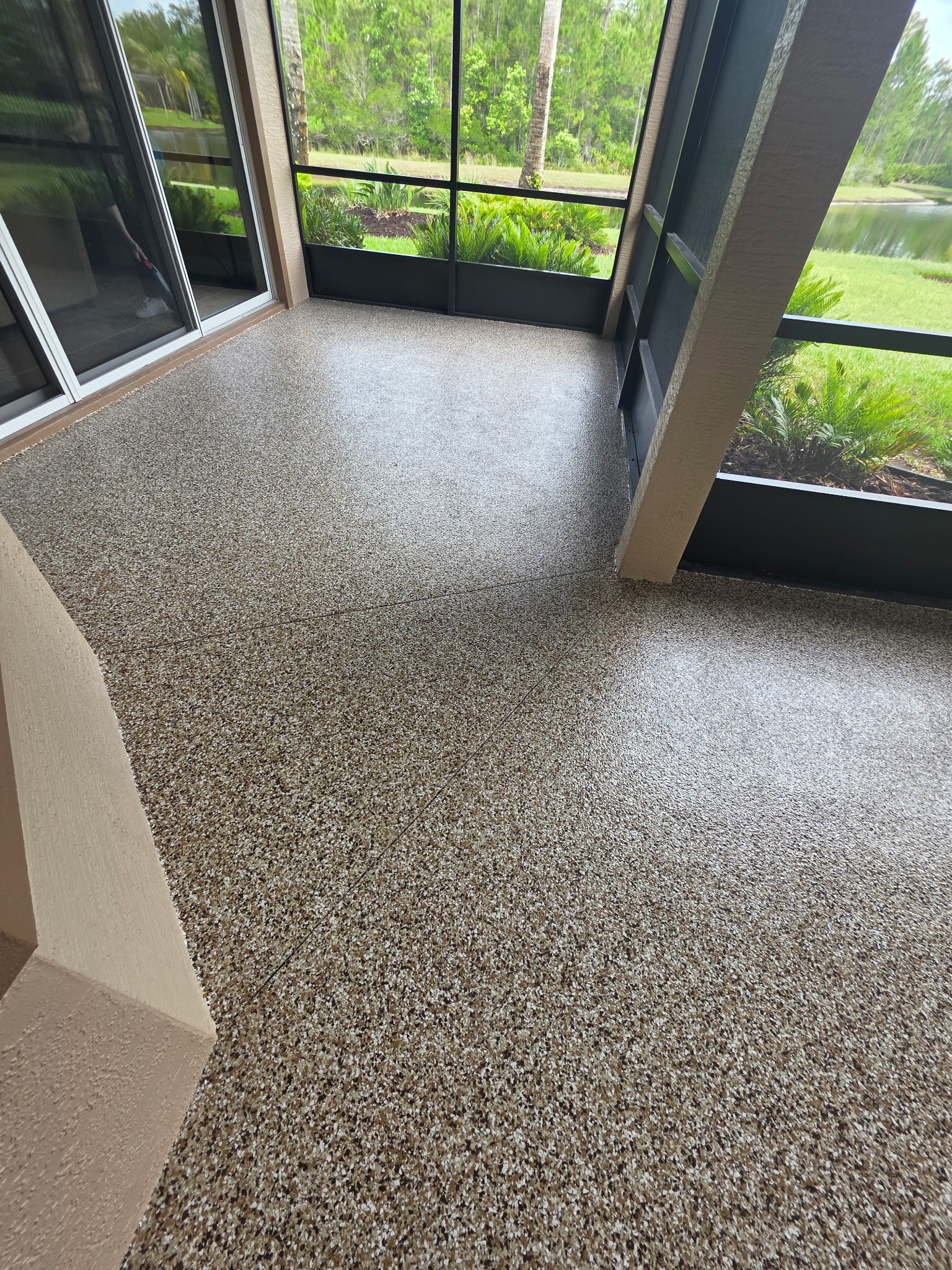 Flake-coated screened lanai
